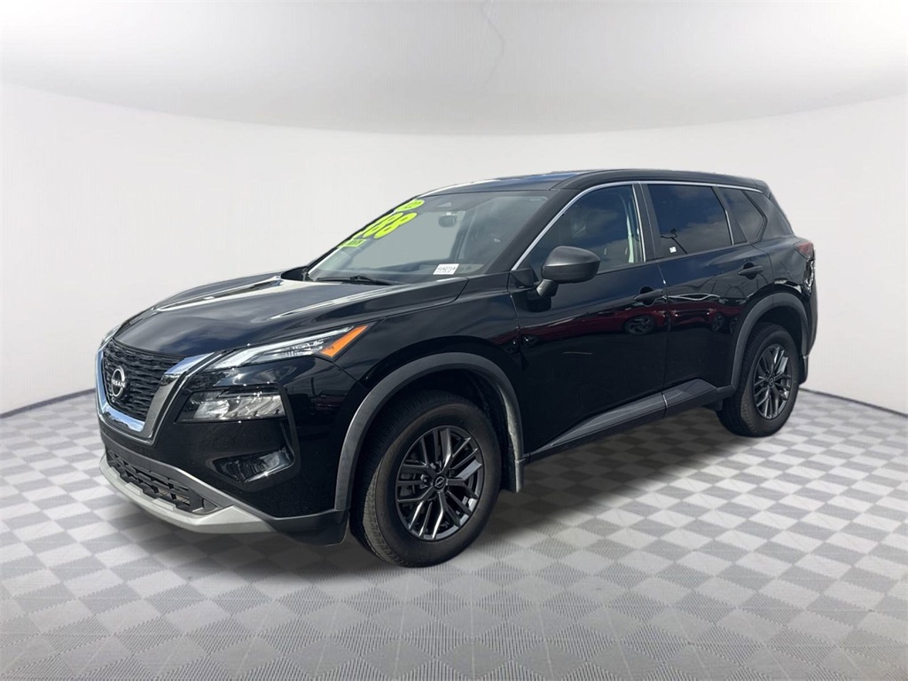 2022 Nissan Rogue S's photo