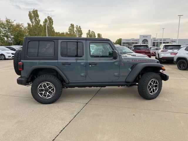 2025 Jeep Wrangler Rubicon photo 4