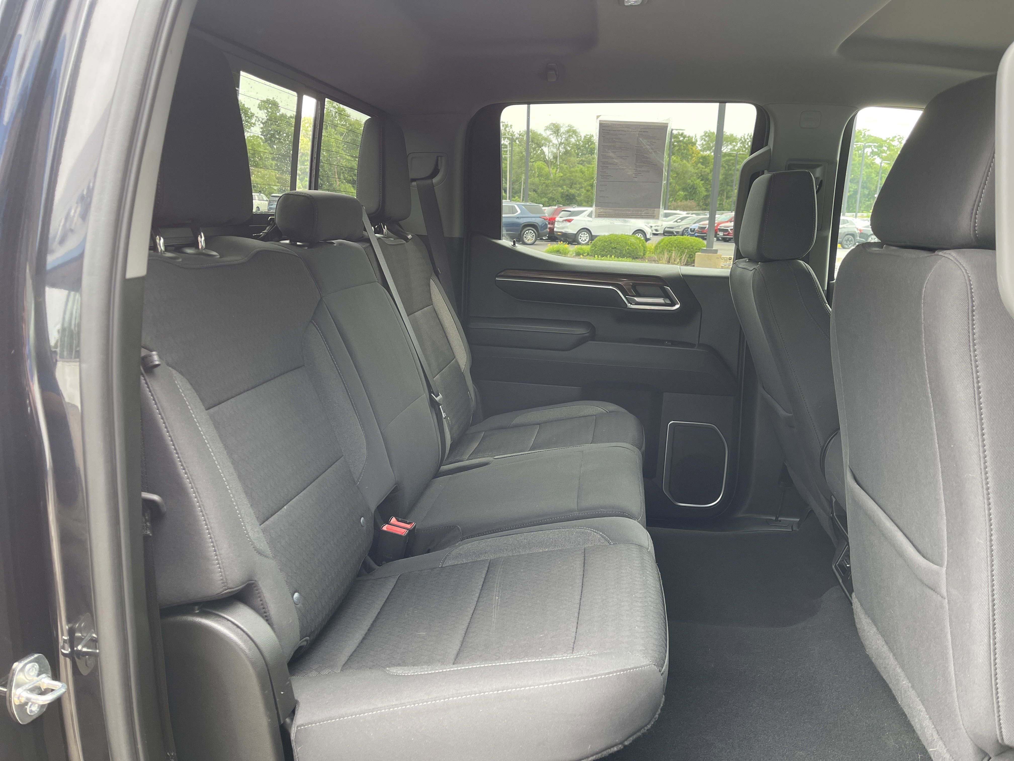2023 Chevrolet Silverado 1500 LT photo 2