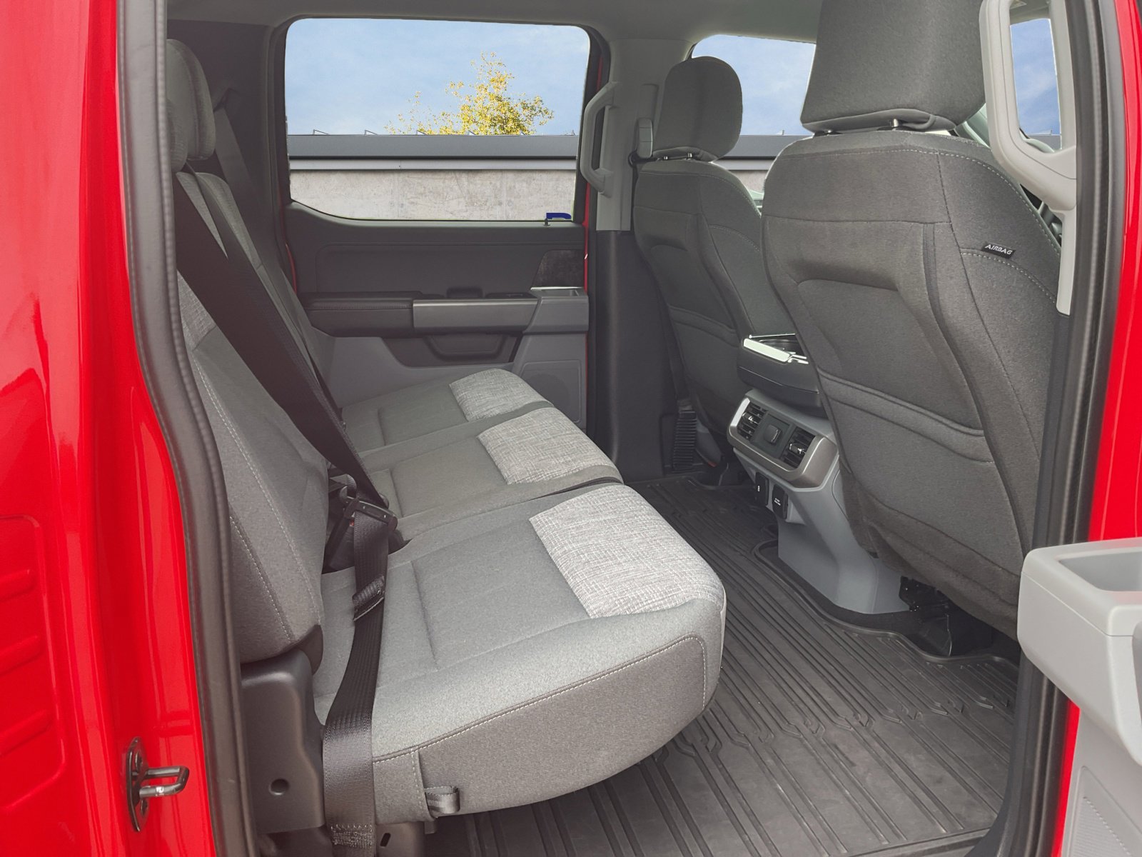 2023 Ford F-150 XLT photo 7