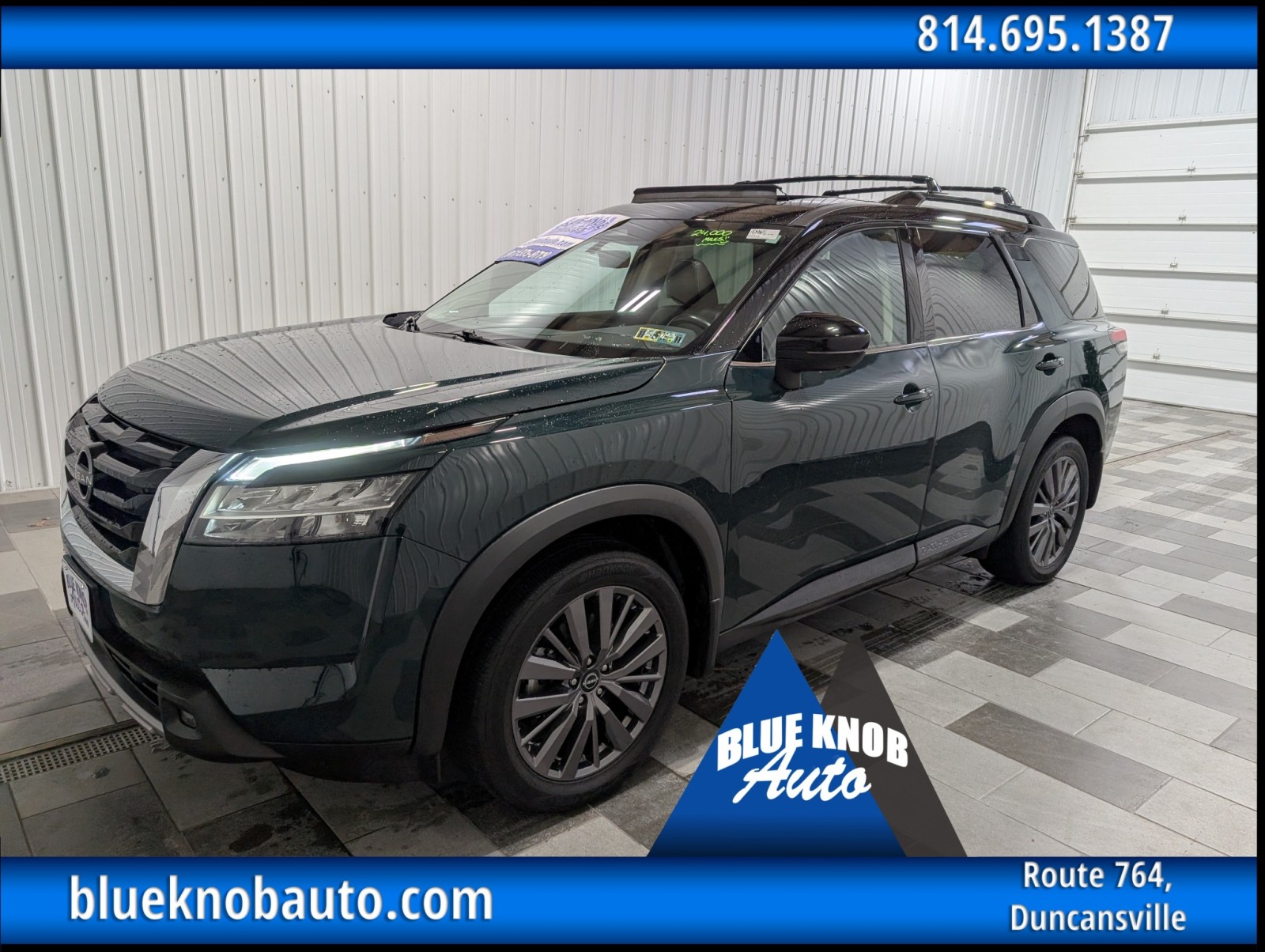 2023 Nissan Pathfinder SL's photo