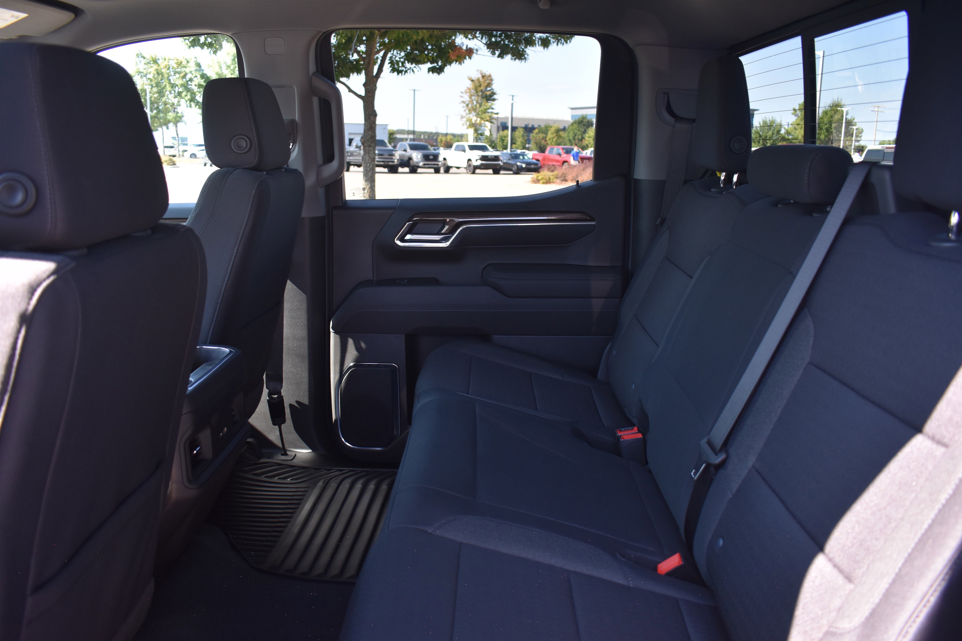 2026 Chevrolet Silverado 1500 RST photo 4