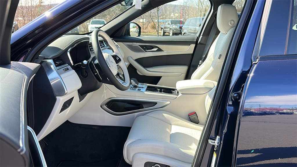 2026 Jaguar F-PACE P250 R-Dynamic S photo 10