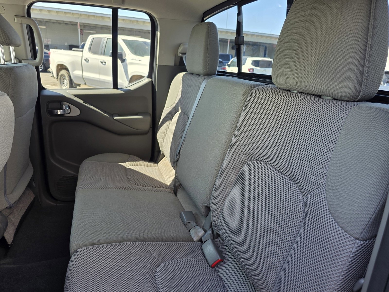2019 Nissan Frontier SV photo 13