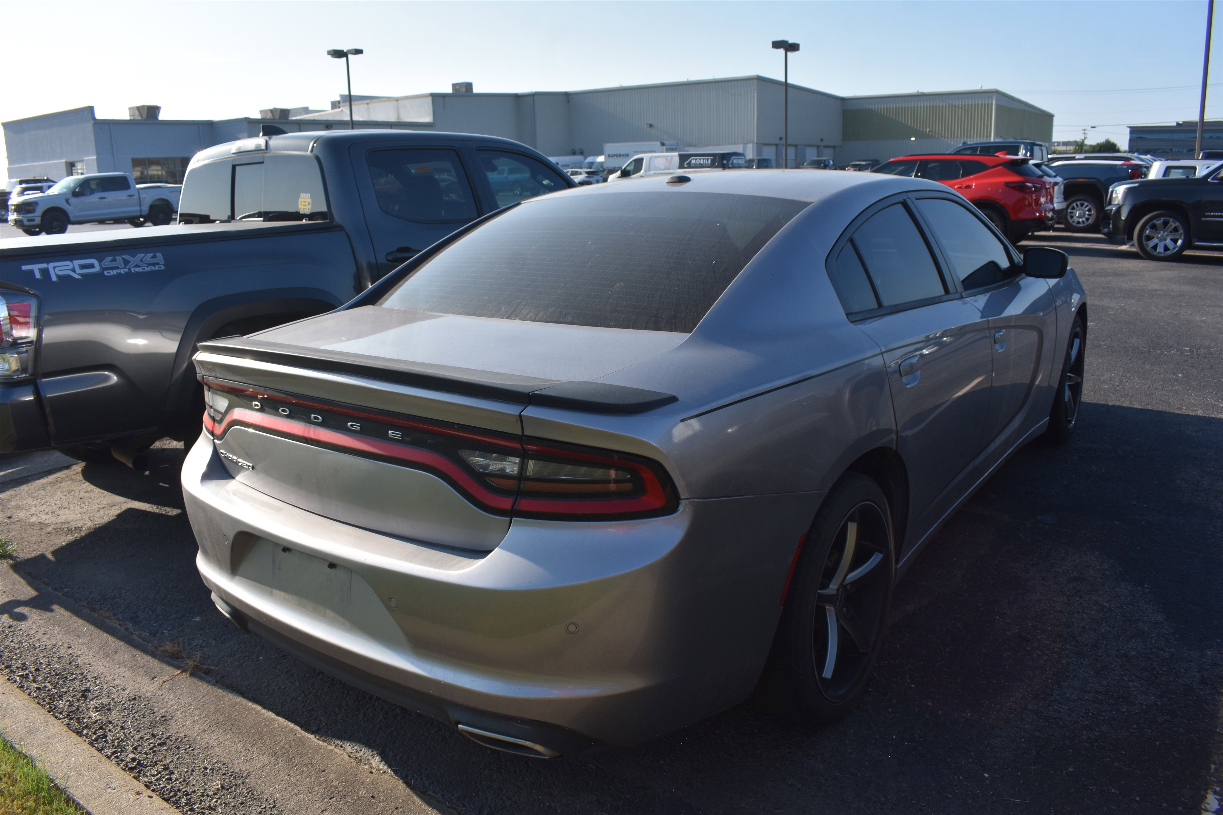 2017 Dodge Charger SE photo 2