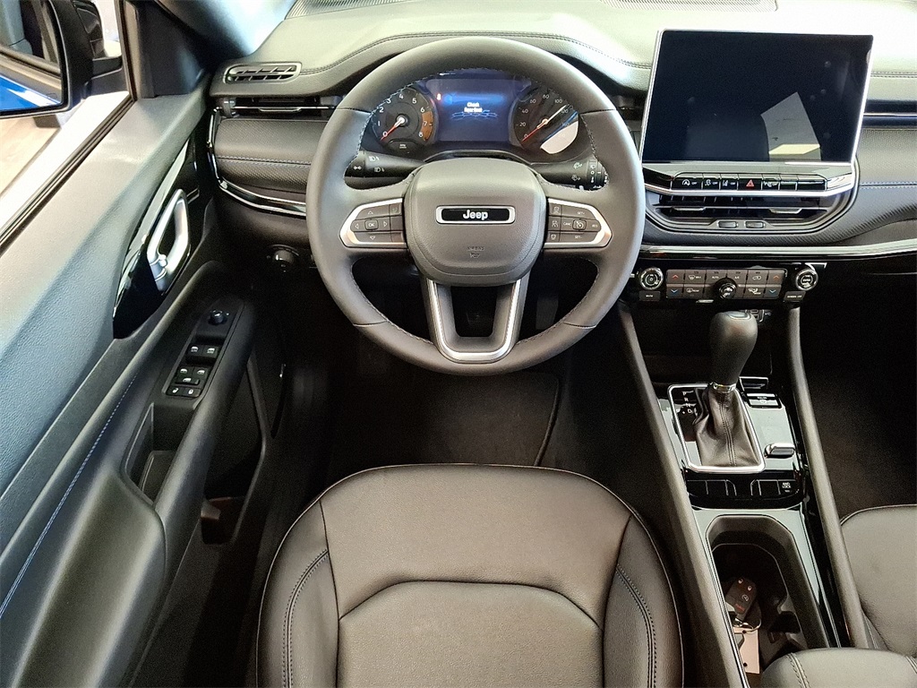2025 Jeep Compass Limited photo 11