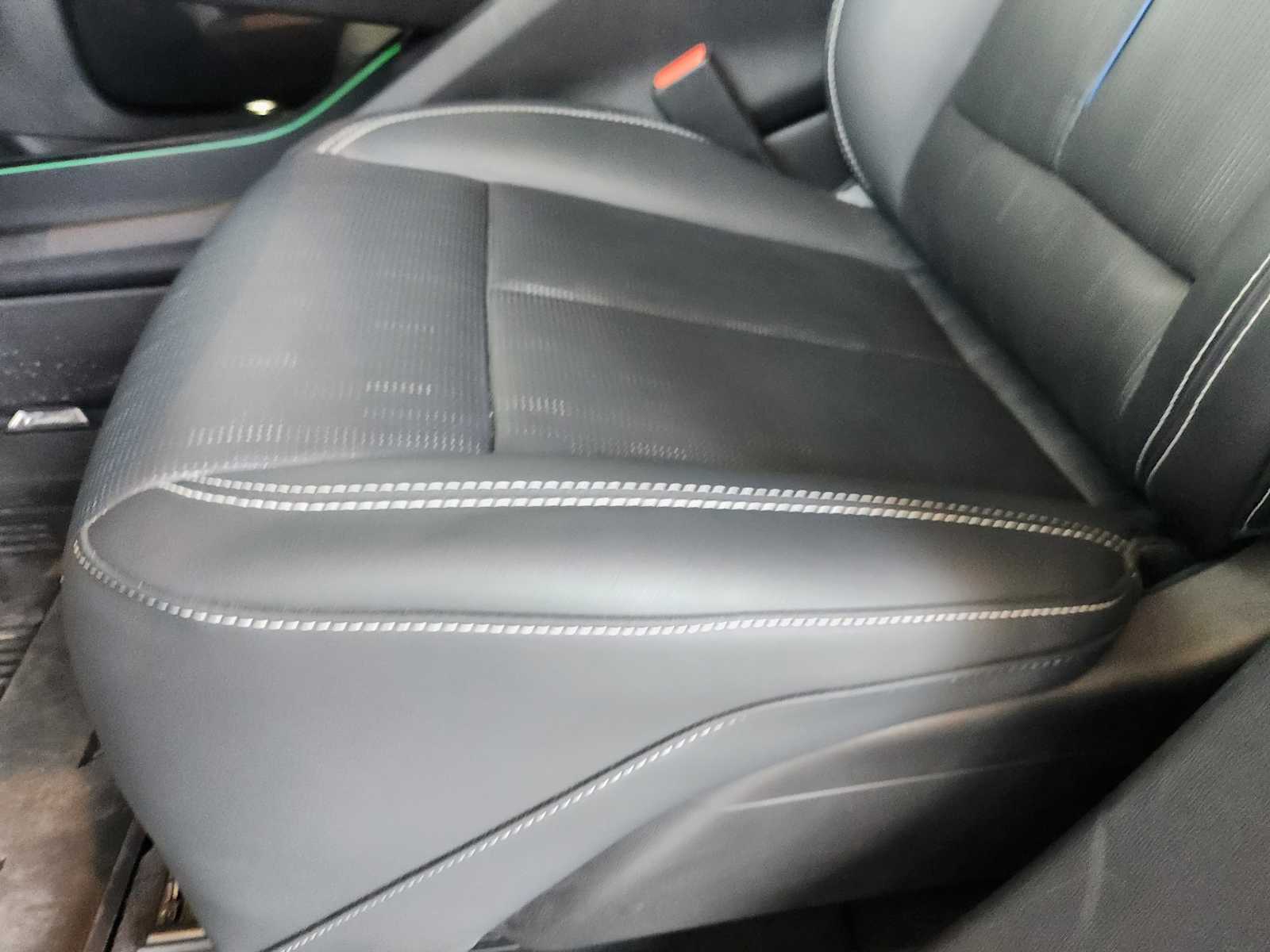 2024 Cadillac Lyriq Luxury photo 16
