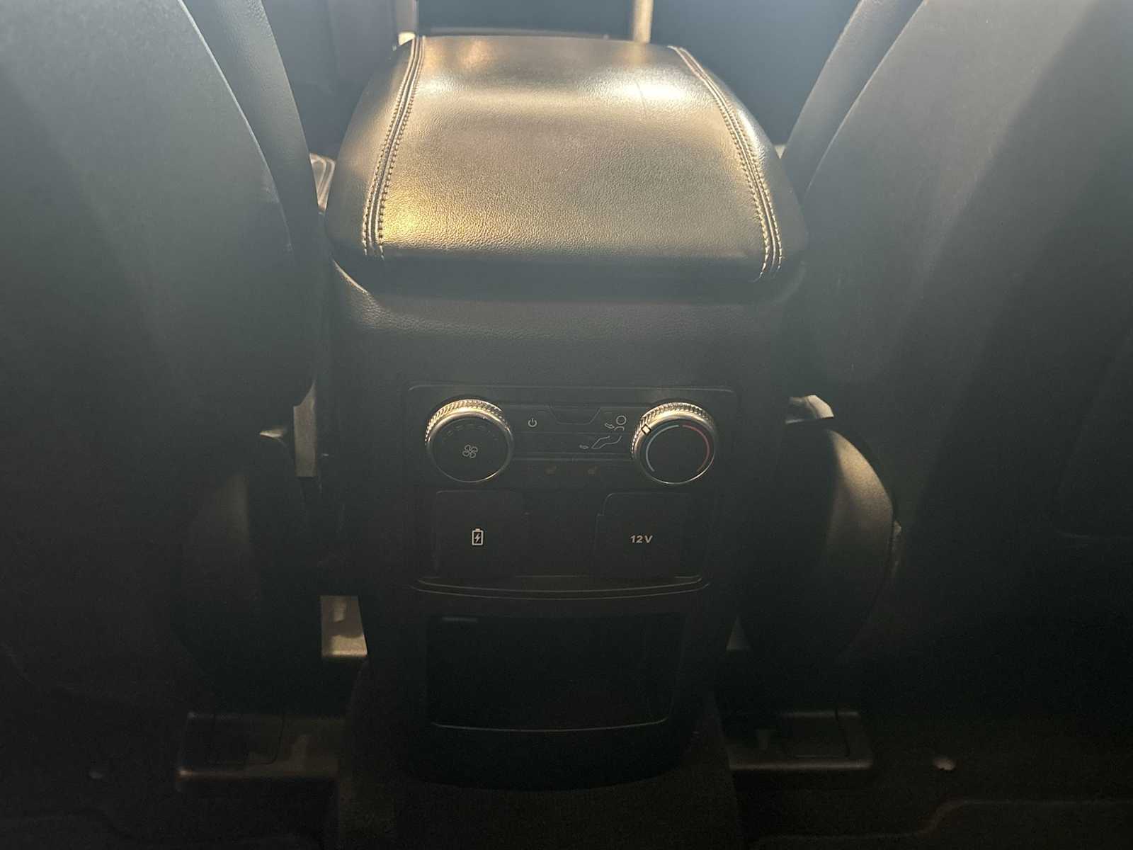 2020 Ford Explorer XLT photo 19