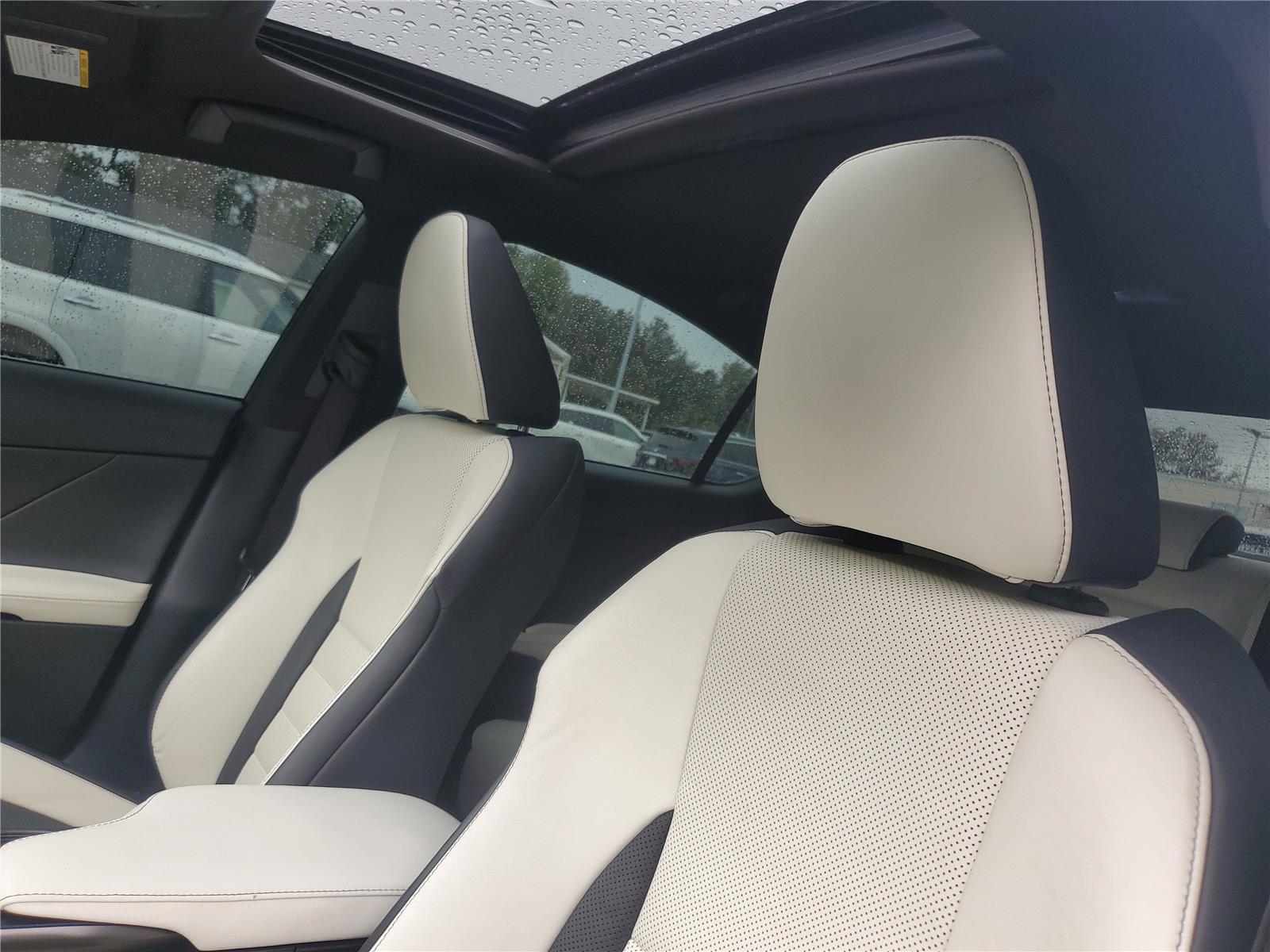 2022 Lexus IS 350 F SPORT photo 21