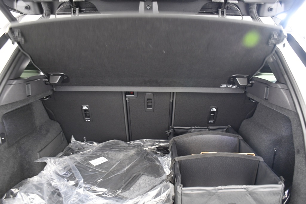 2026 Land Rover Range Rover Evoque Dynamic SE photo 24