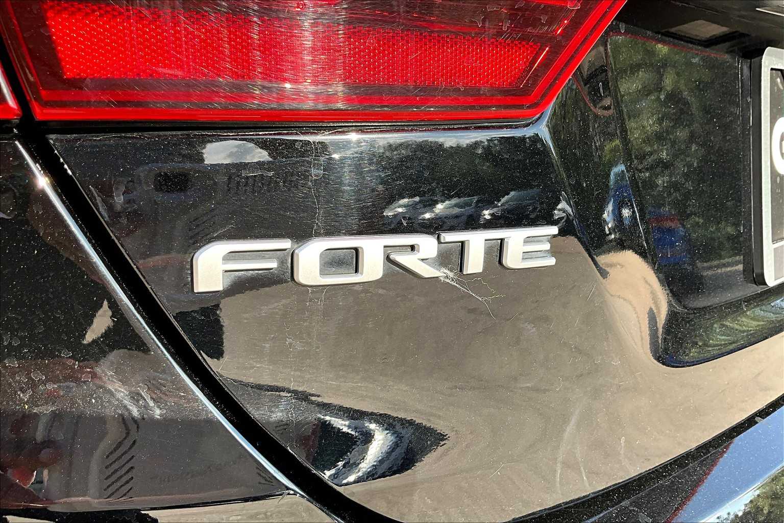 2024 Kia Forte GT-Line photo 29
