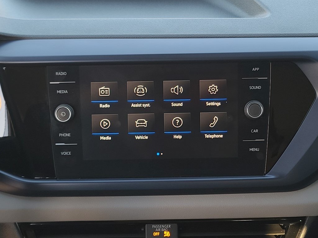 2023 Volkswagen Taos SE photo 4