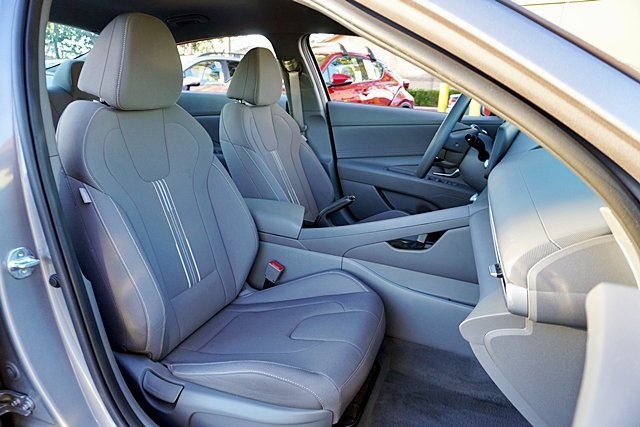 Used 2021 Gray Hyundai SEL image 12