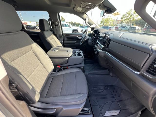 2024 Chevrolet Silverado 1500 LT photo 15