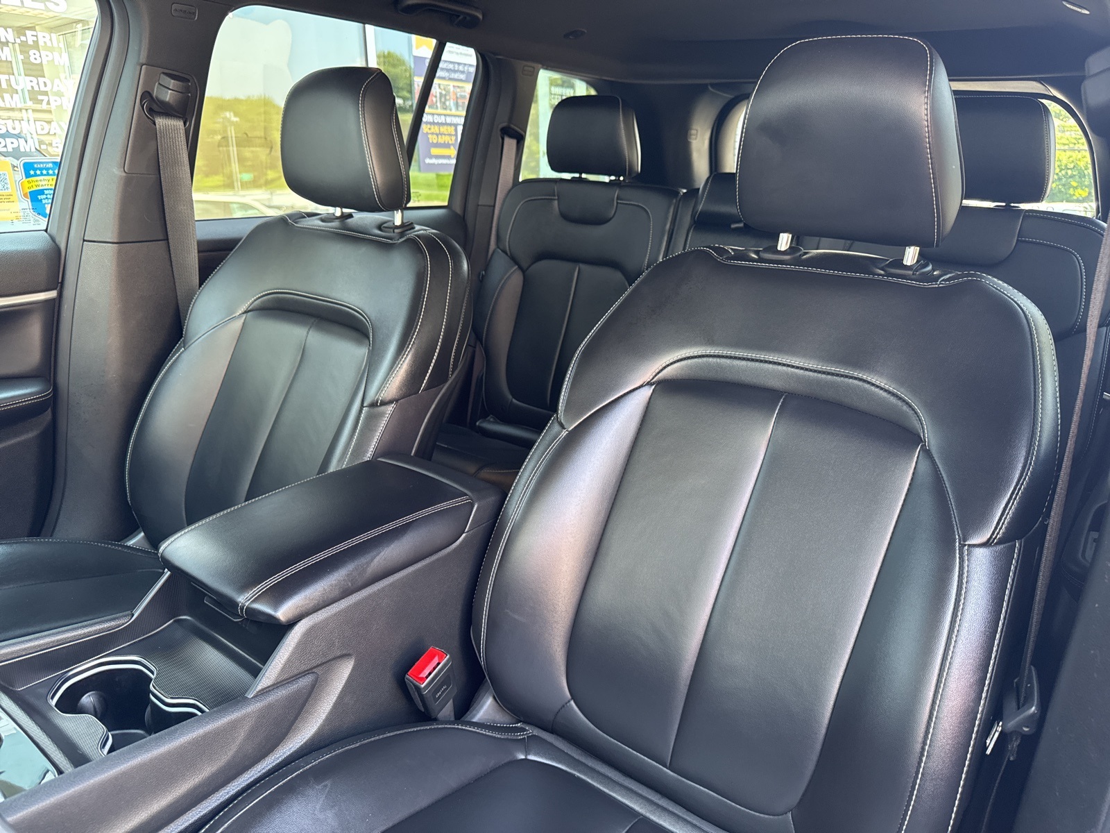 2024 Jeep Grand Cherokee Limited photo 3