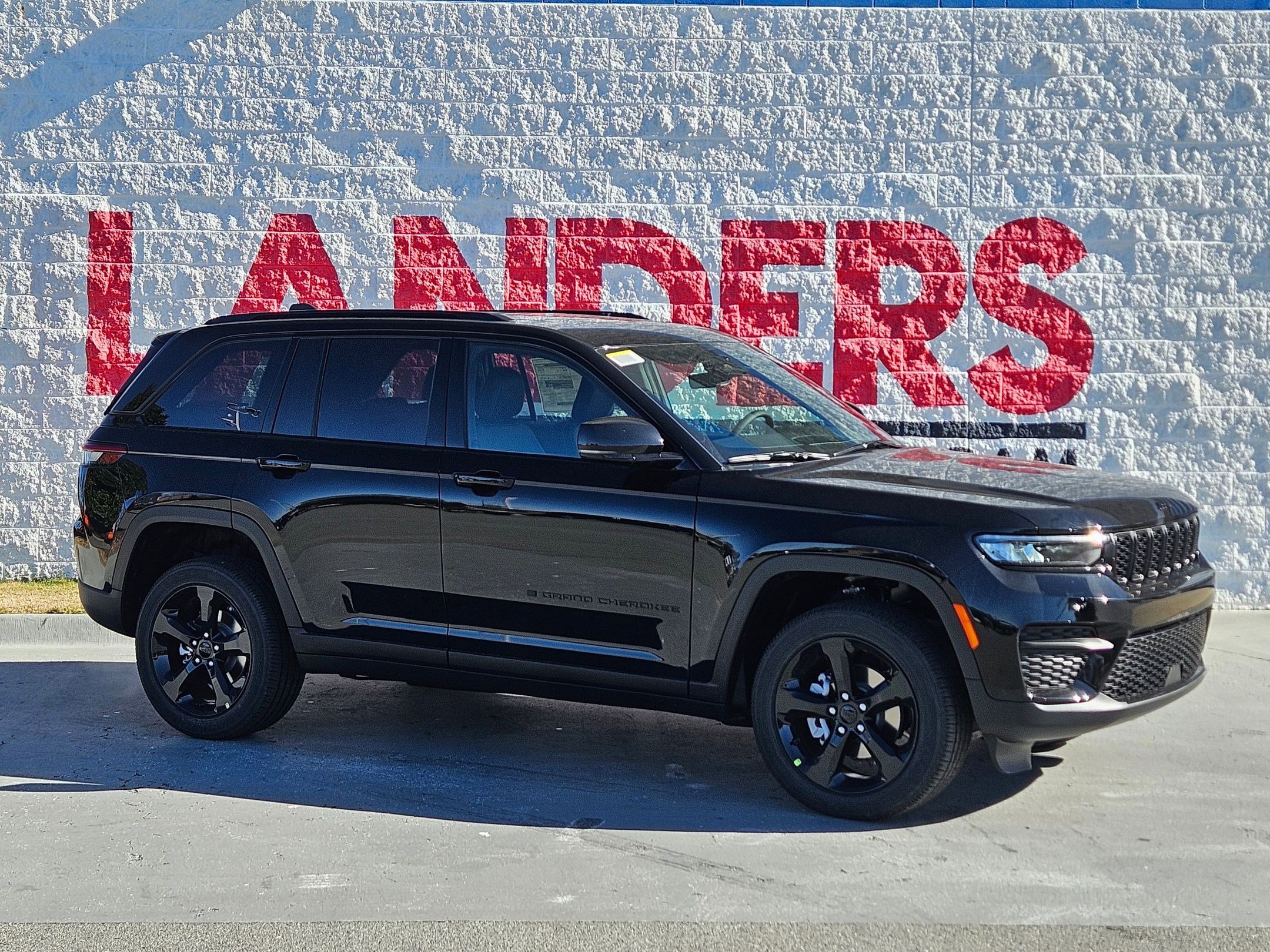 2025 Jeep Grand Cherokee Altitude's photo