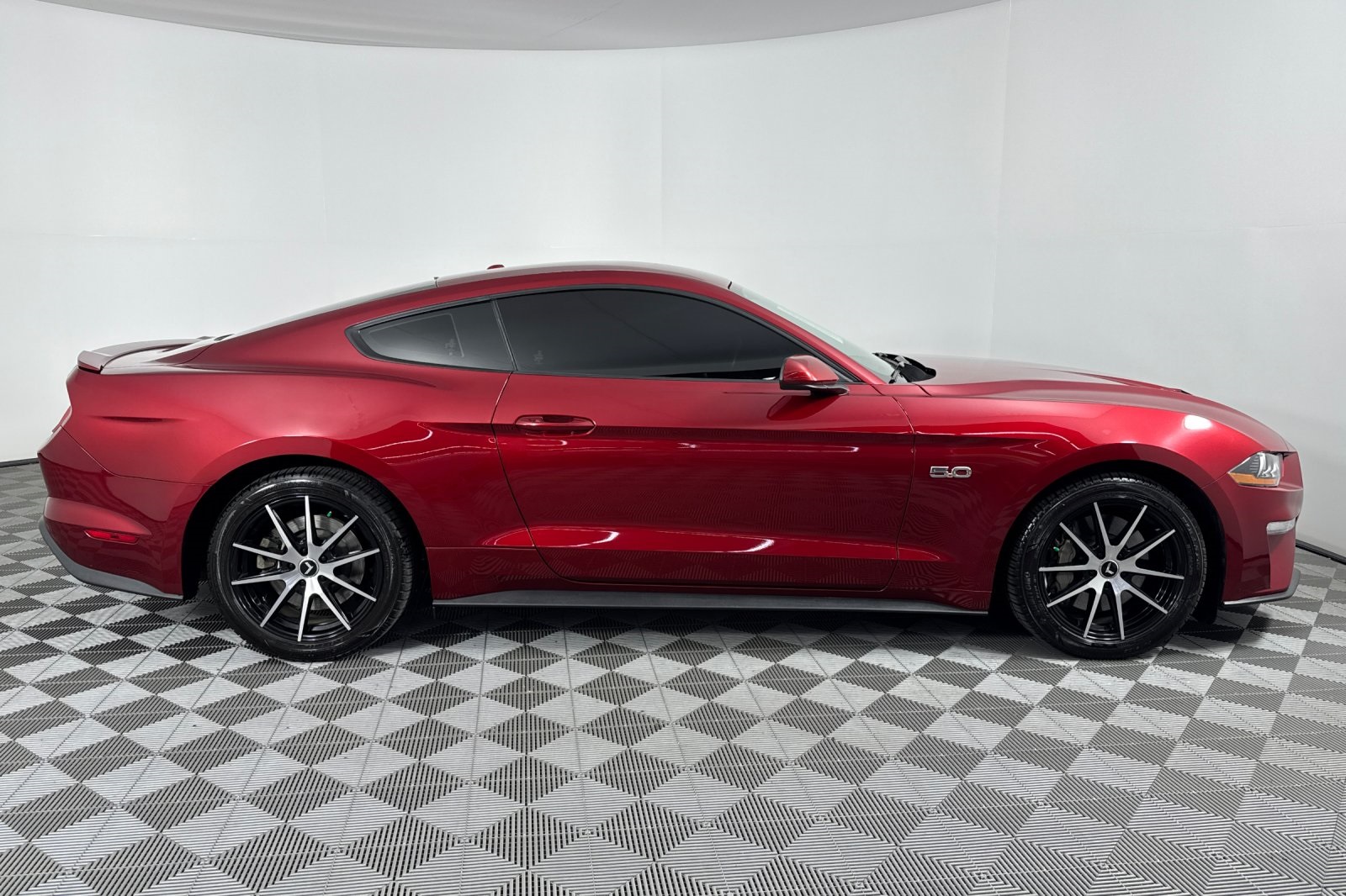 2019 Ford Mustang GT photo 2