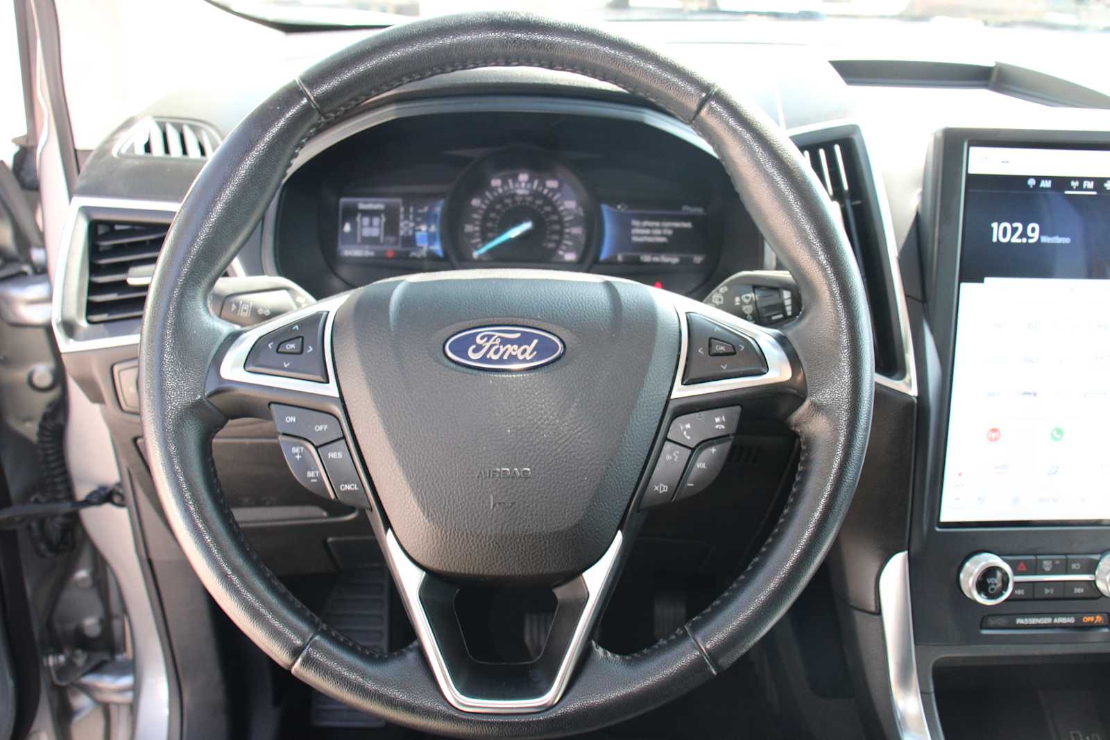 2022 Ford Edge Titanium photo 16