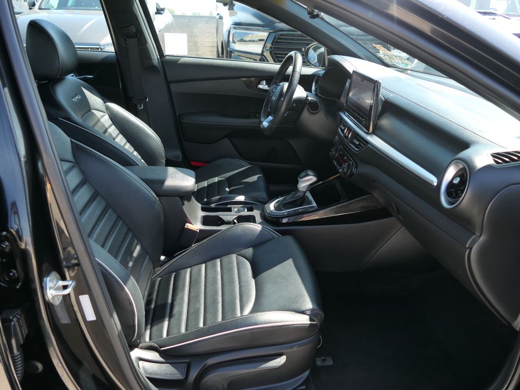2023 Kia Forte GT-Line photo 24