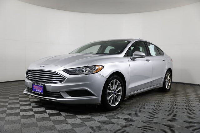 Used 2017 Ford Fusion SE with VIN 3FA6P0HD2HR178054 for sale in Libertyville, IL