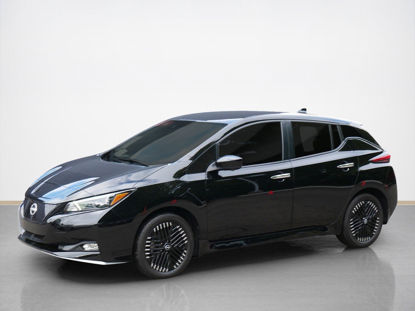 2025 Nissan Leaf SV Plus photo 7