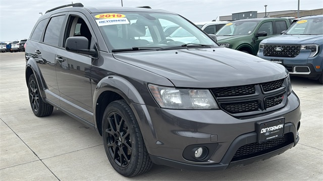 Used 2019 Dodge Journey SE with VIN 3C4PDDBG6KT856428 for sale in Indianola, IA