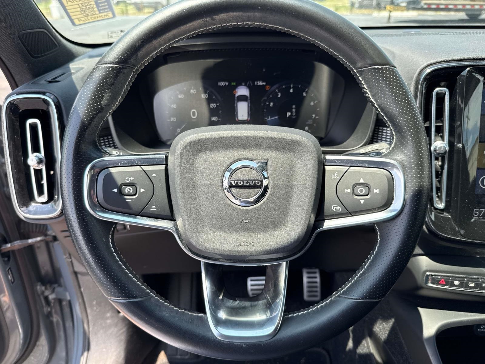 2021 Volvo XC40 R-Design photo 20