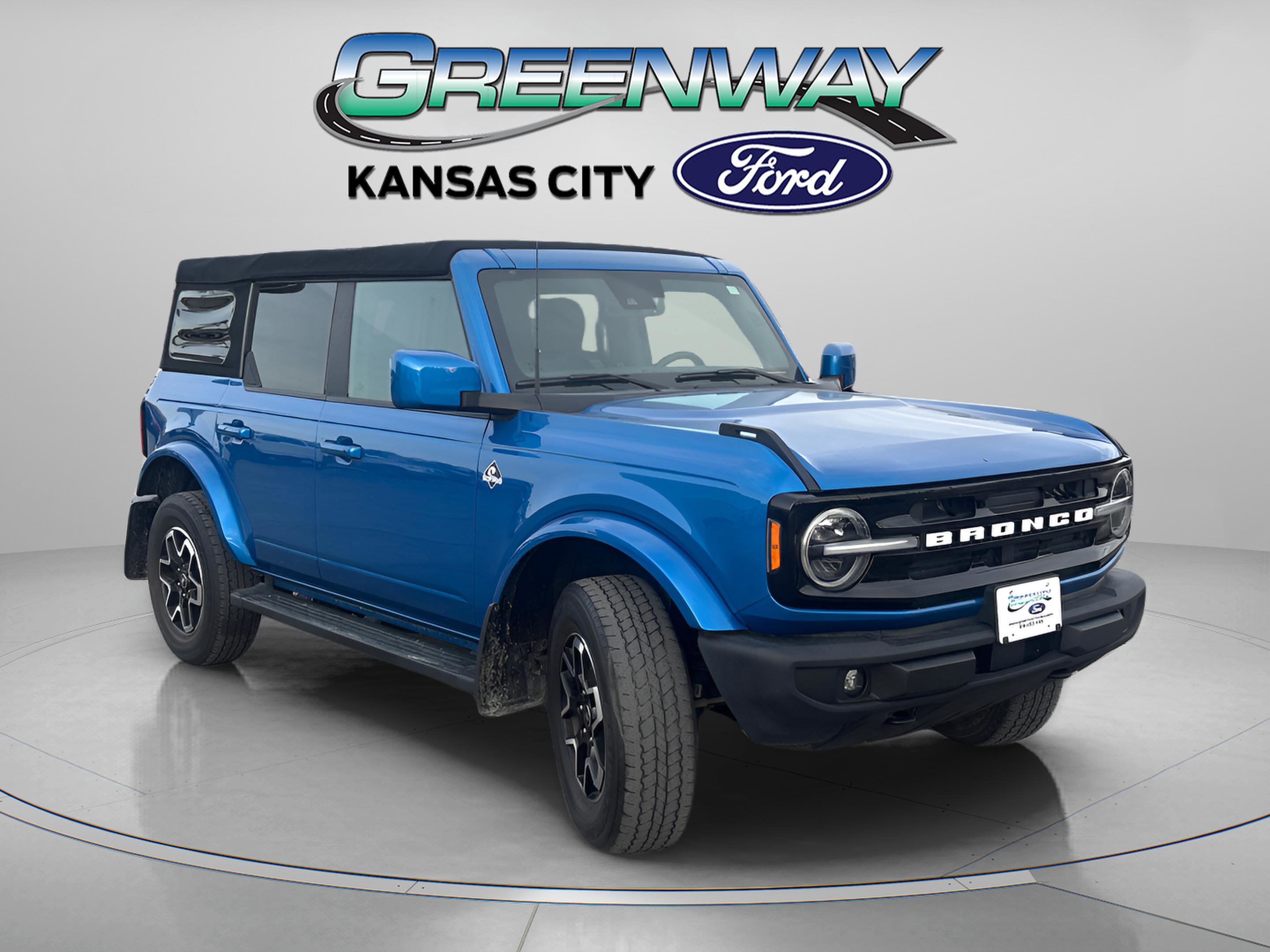 2021 Ford Bronco 4-Door Outer Banks's photo