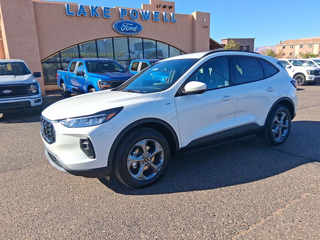 2026 Ford Escape ST-Line Select's photo