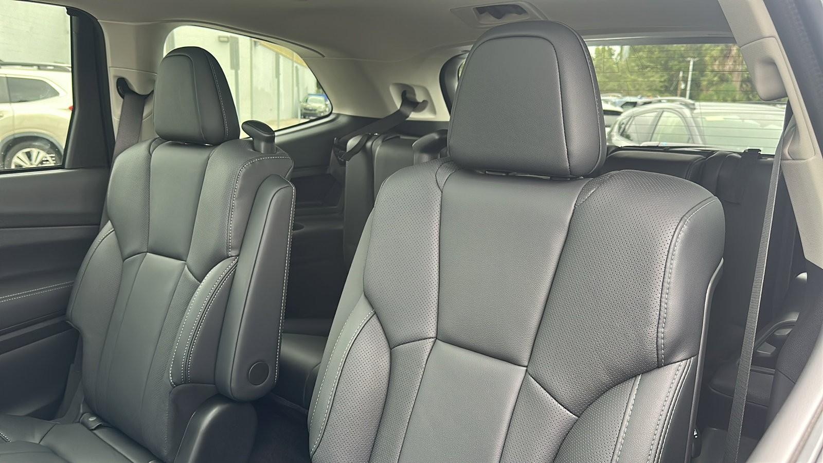 2025 Subaru Ascent Limited photo 18