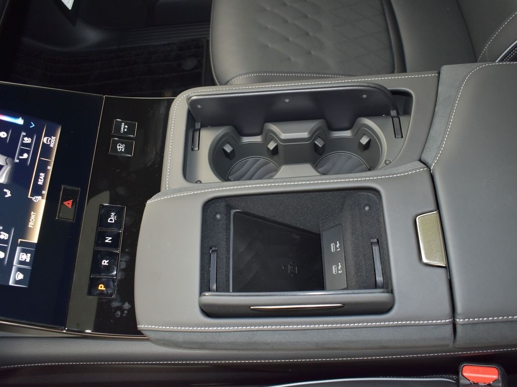 2026 Infiniti QX80 photo 13