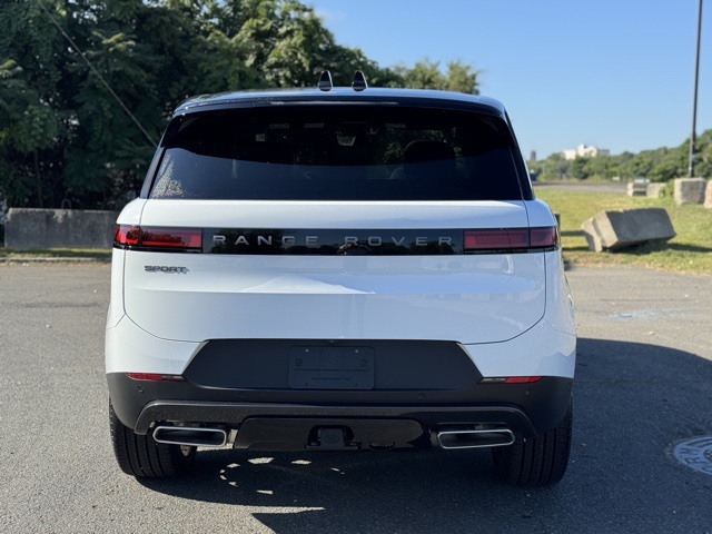 2025 Land Rover Range Rover Sport SE photo 4