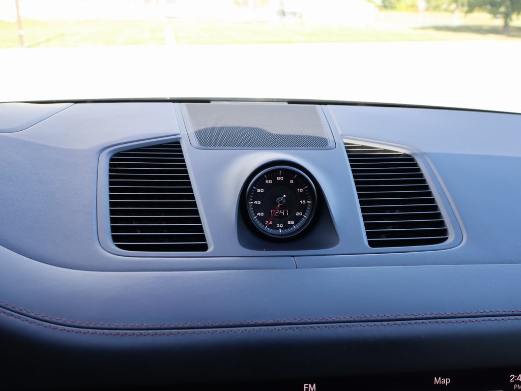2022 Porsche Cayenne GTS photo 18
