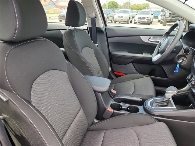 2023 Kia Forte LXS photo 12