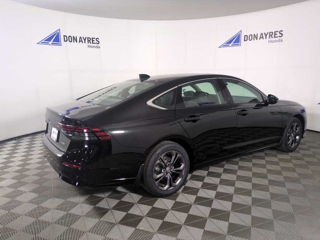 2025 Honda Accord Hybrid EX-L photo 5