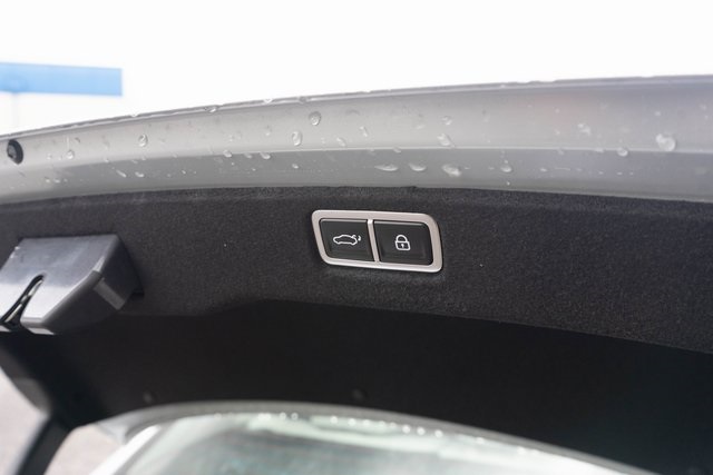 2025 Hyundai Sonata Hybrid Limited photo 10