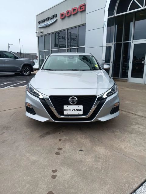 2022 Nissan Altima 2.5 SV photo 7