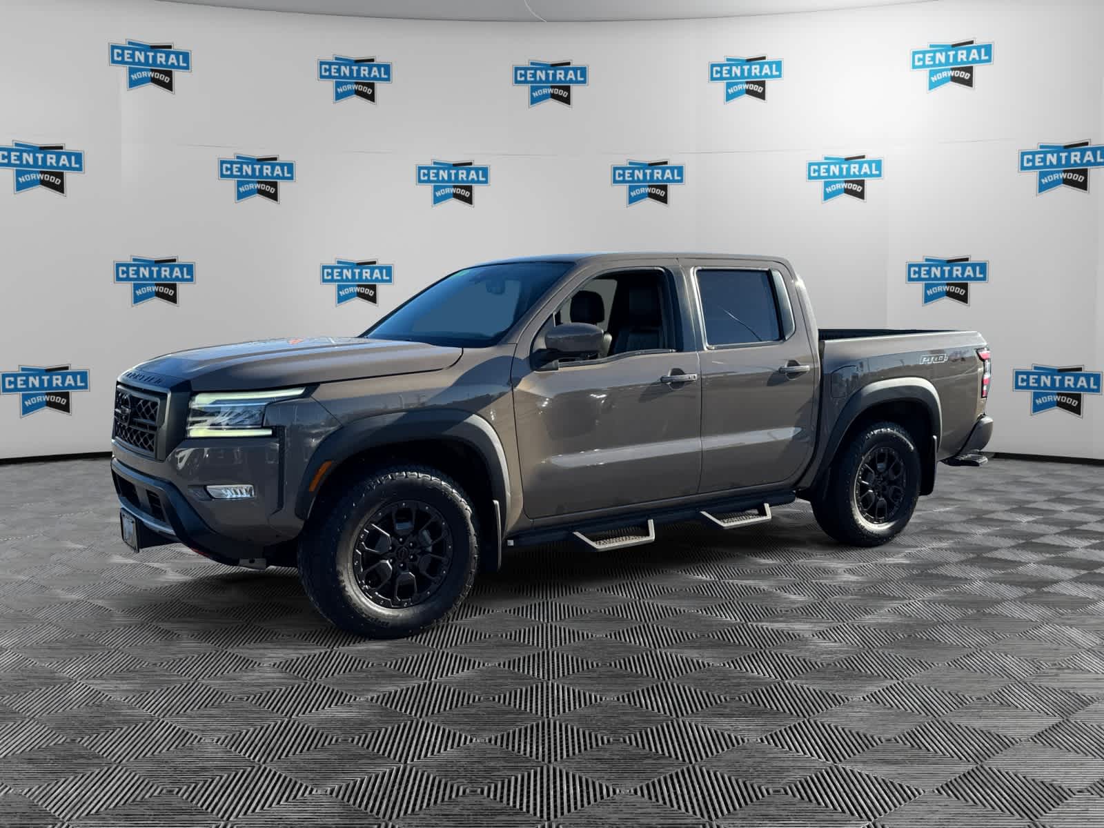 2022 Nissan Frontier PRO-4X's photo