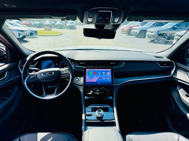 2025 Jeep Grand Cherokee Limited photo 22