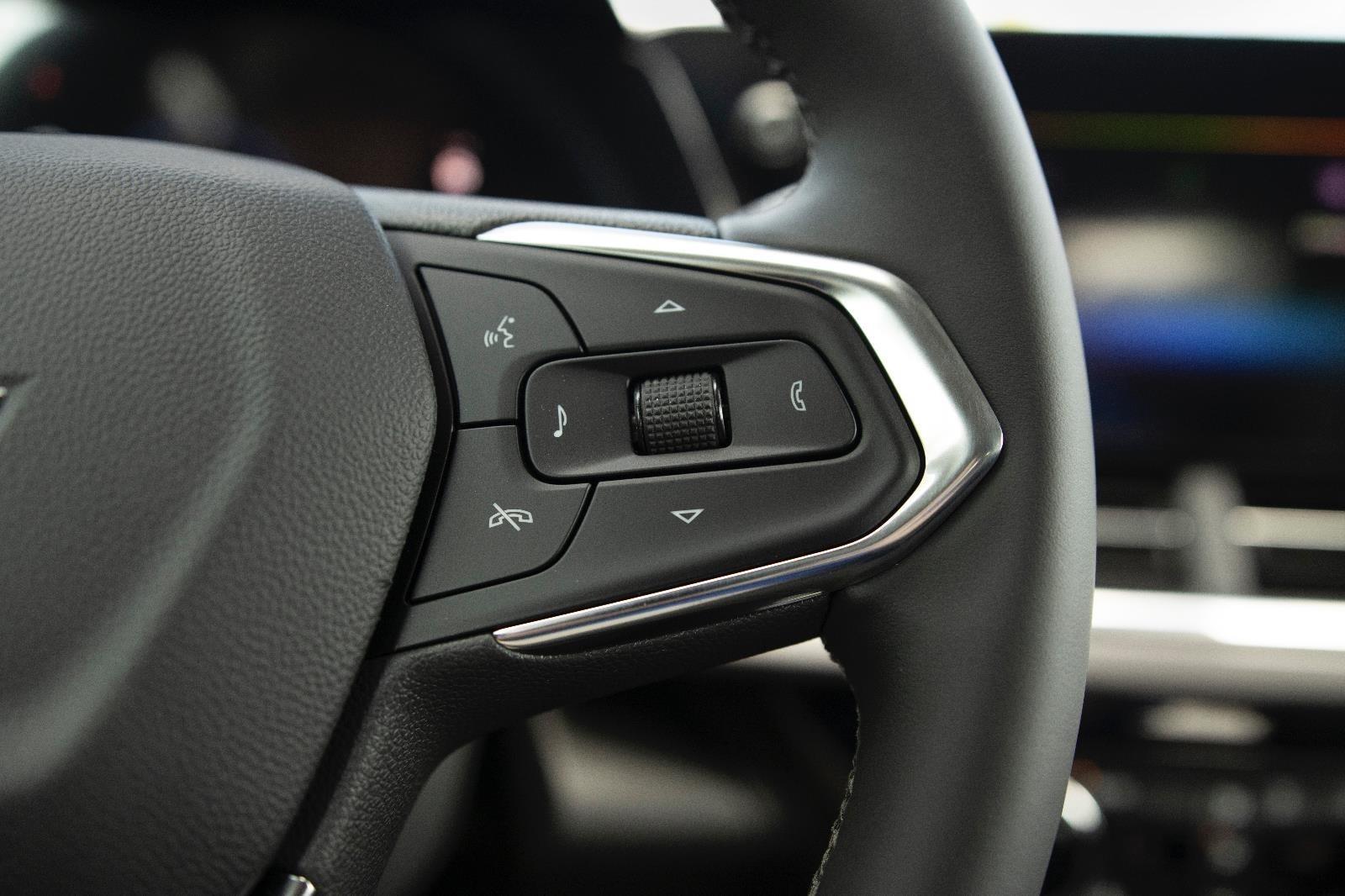 2025 Chevrolet Trax ACTIV photo 16