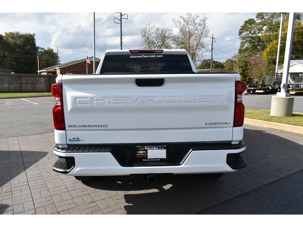 2025 Chevrolet Silverado 1500 Custom photo 3