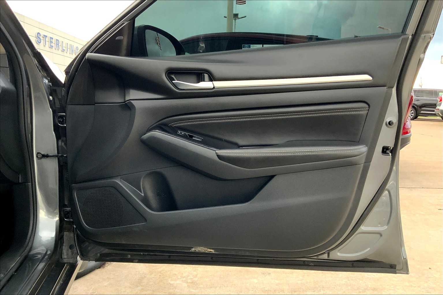 2021 Nissan Altima 2.5 SV photo 21