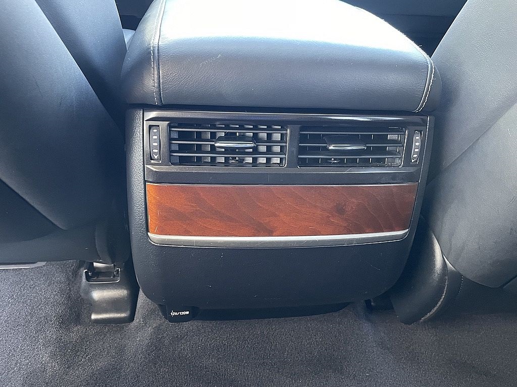 2019 Lexus LX 570 photo 12