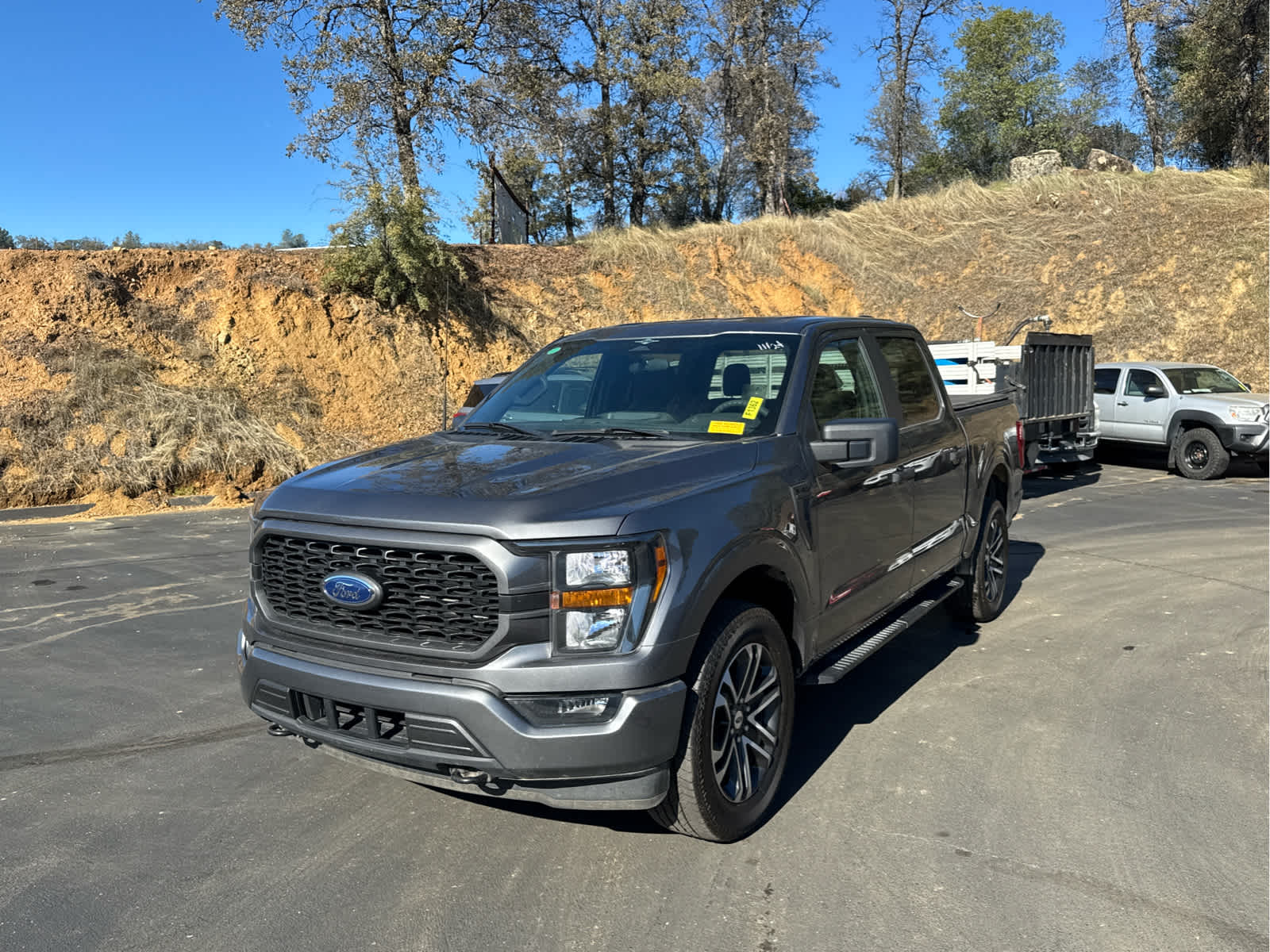 2023 Ford F-150 XL's photo