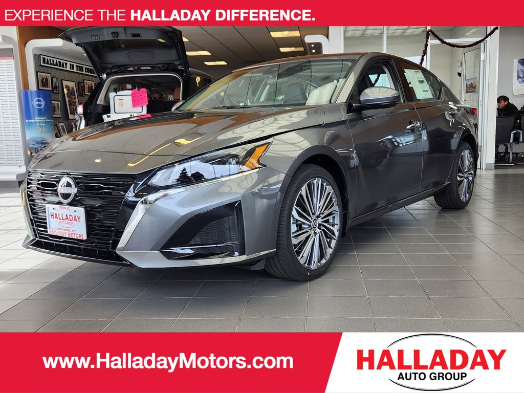 2025 Nissan Altima SL's photo