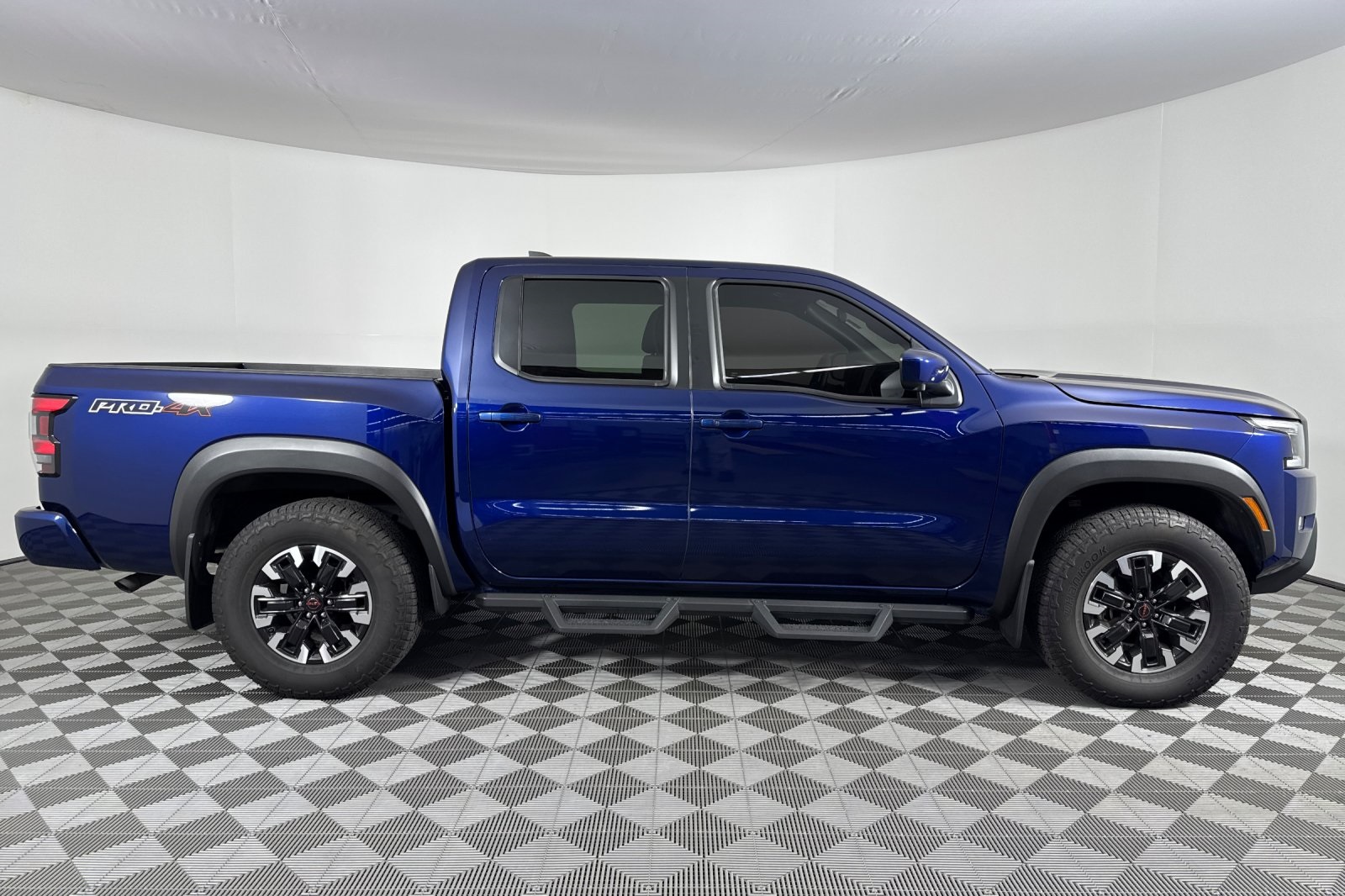 2023 Nissan Frontier PRO-4X photo 3