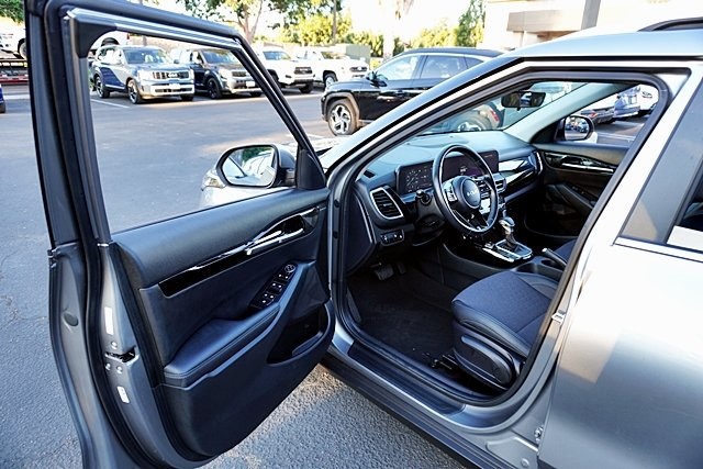 2024 Kia Seltos S photo 32