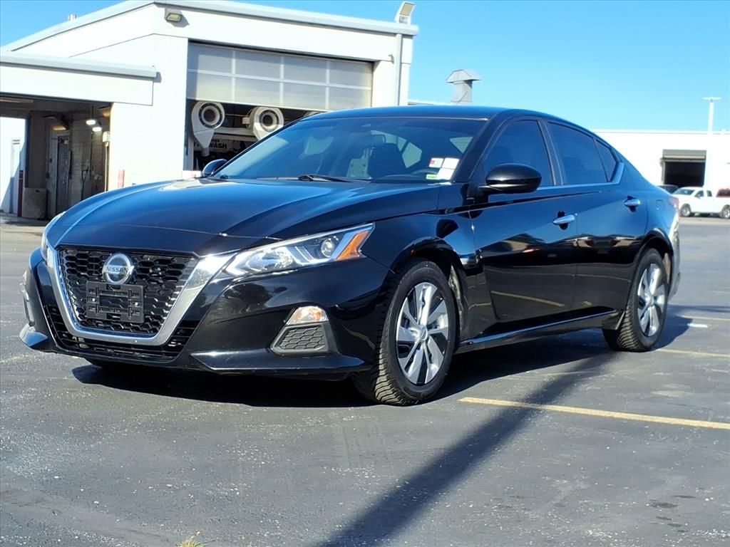 Used 2020 Nissan Altima S with VIN 1N4BL4BV5LC189544 for sale in Kansas City