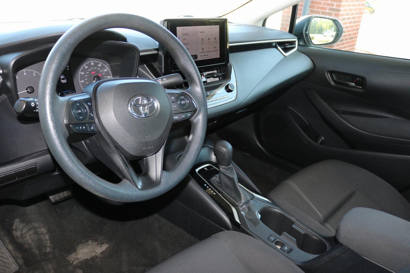 2023 Toyota Corolla LE photo 15