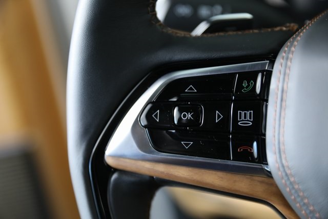 2025 Jeep Grand Cherokee Summit Reserve photo 4